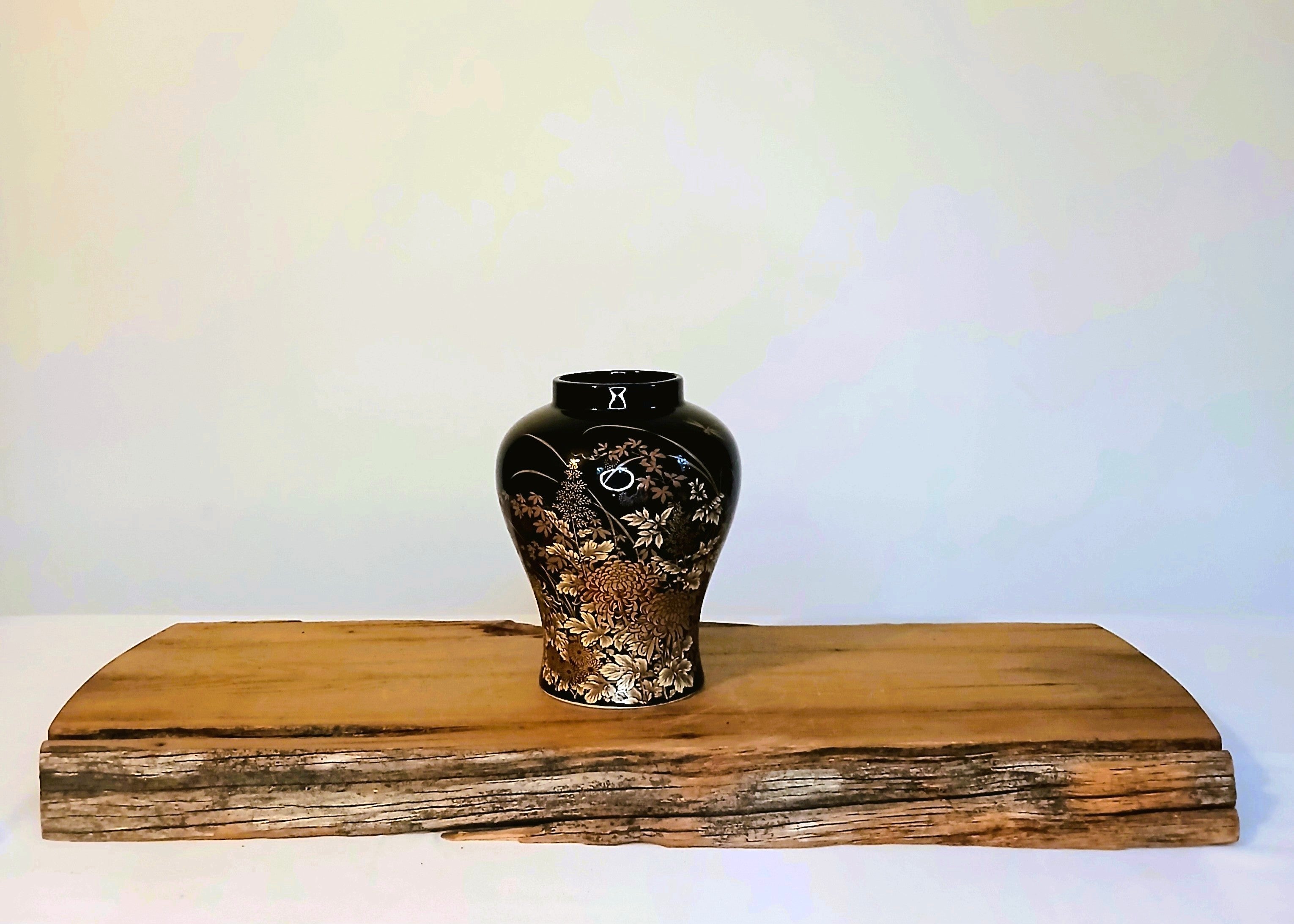 Japanese Black Ground Porcelain Vase – Gold & White Chrysanthemum Floral, Meiji Era - The Plant Warehouse NZ