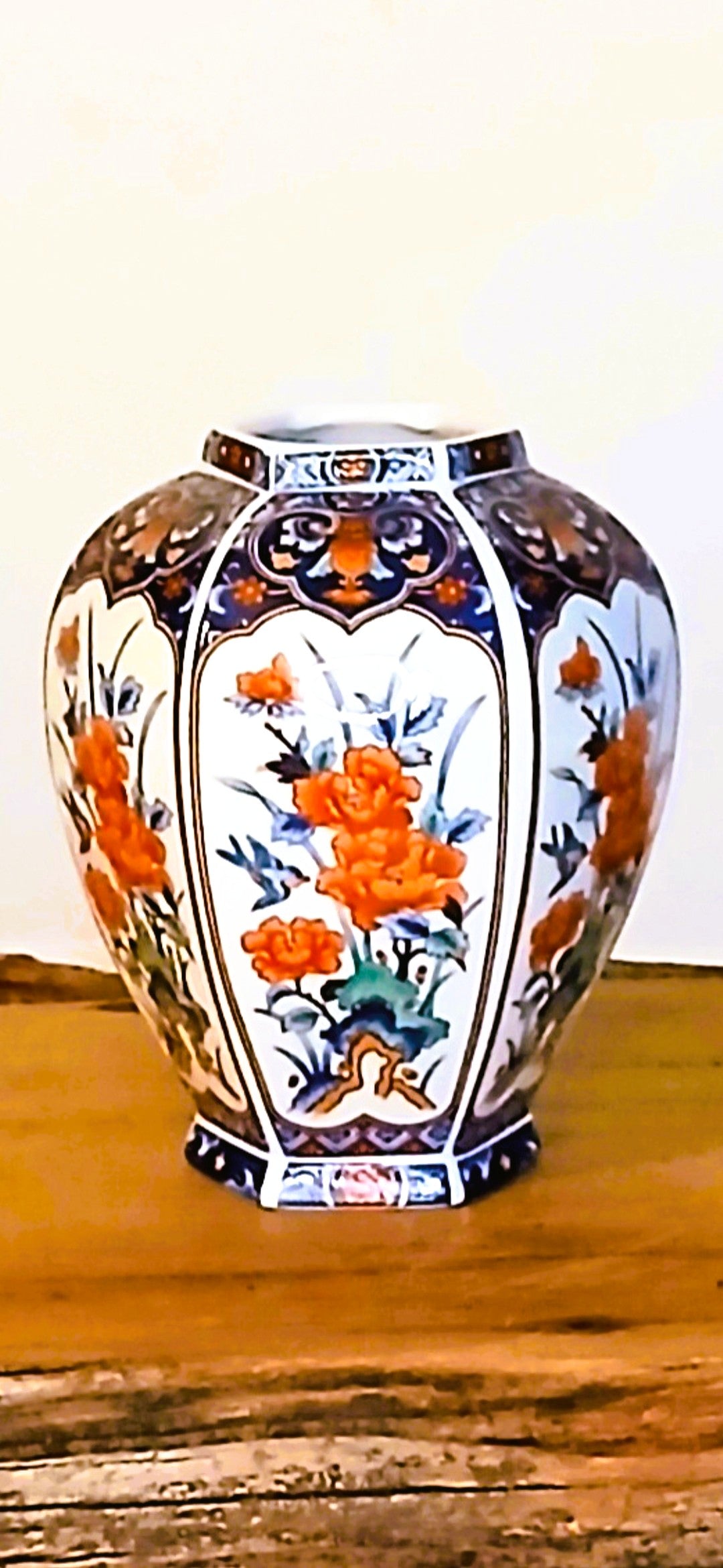 Imari-Style Porcelain Vase with Qianlong Mark — Antique Chinese Export - The Plant Warehouse NZ