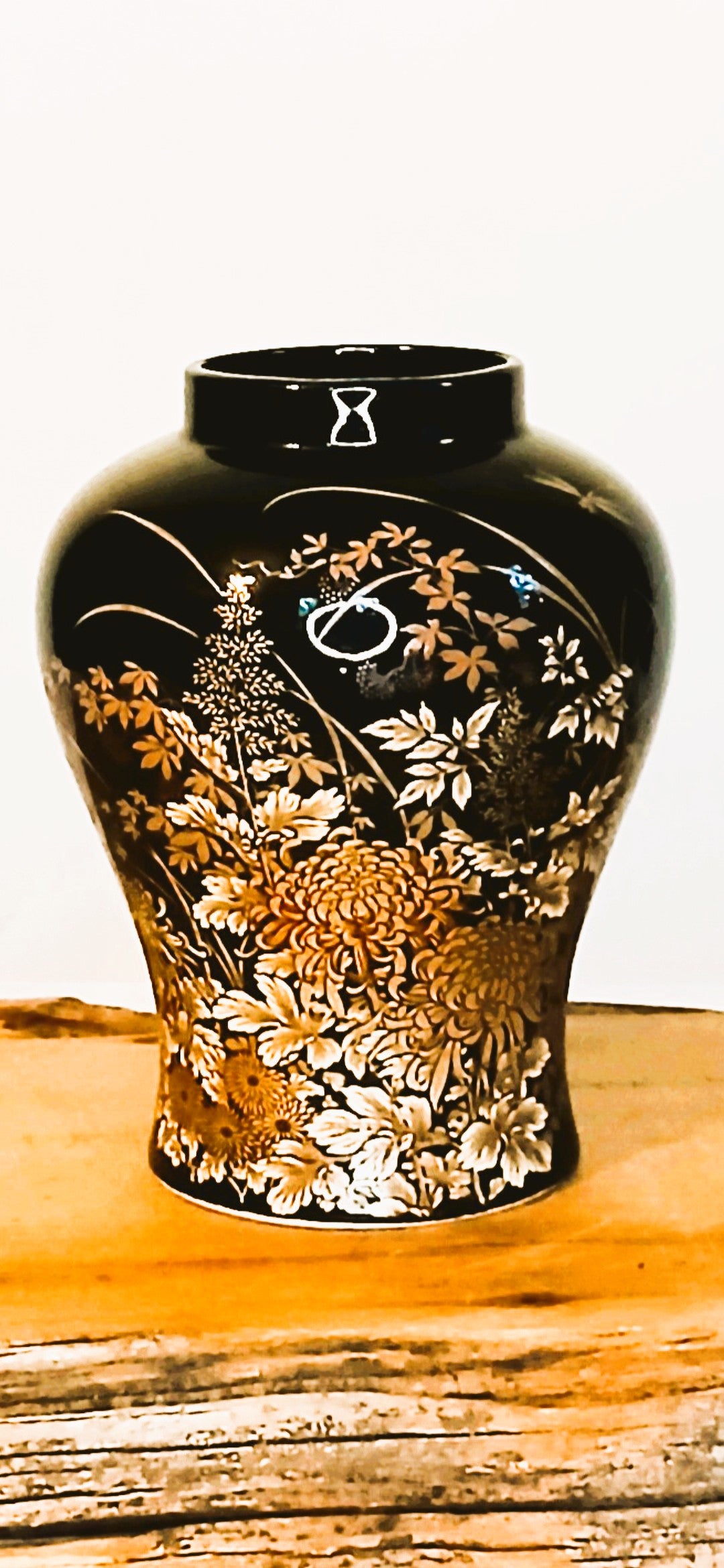 Japanese Black Ground Porcelain Vase – Gold & White Chrysanthemum Floral, Meiji Era - The Plant Warehouse NZ